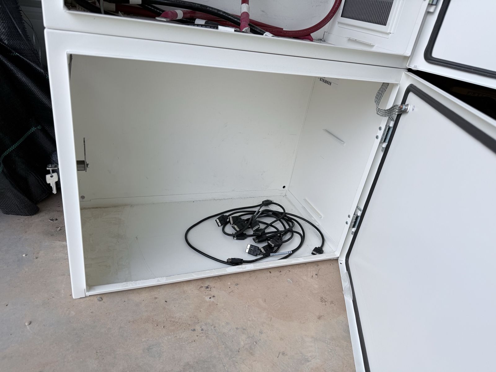 Main image 6