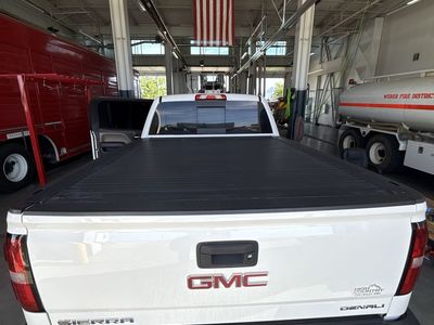 GMC/Chevy 6.5 foot Truck Tonneau Cover - automatic Retractable Bed Cover