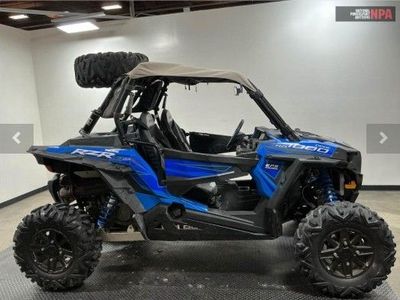 2015 Polaris RZR® XP 1000 EPS UTV Side x Side