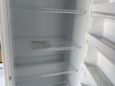 21 CF Upright Freezer Frigidaire