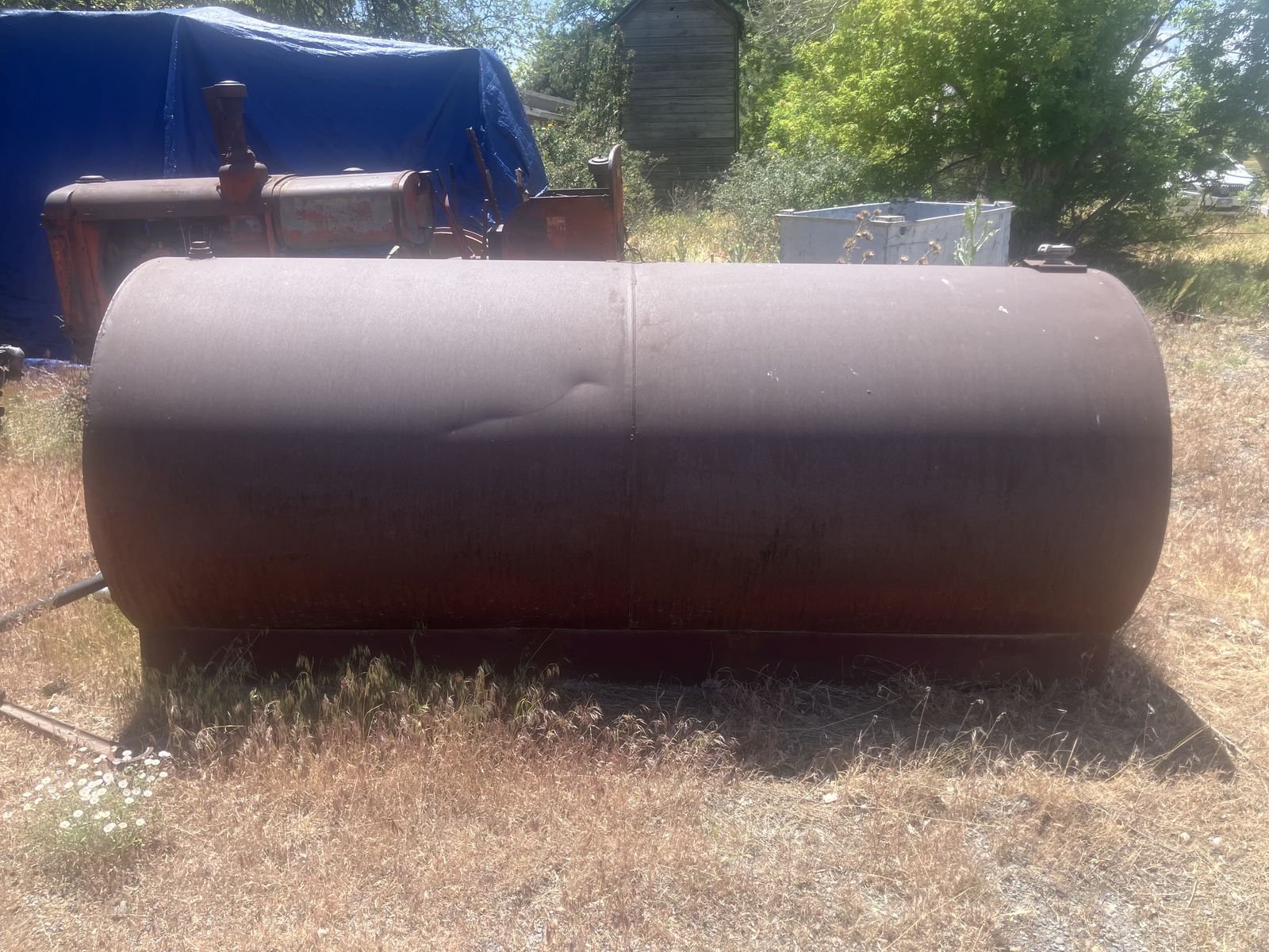 1000 gallon skid fuel tank
