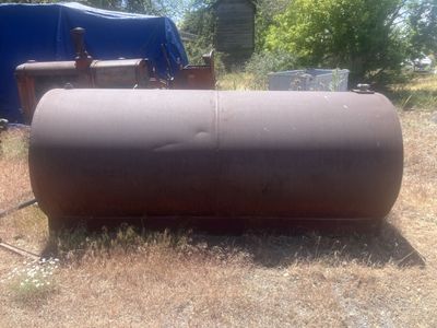 1000 gallon skid fuel tank