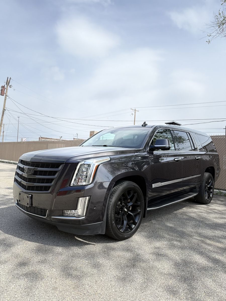 2018 Cadillac Escalade ESV Luxury