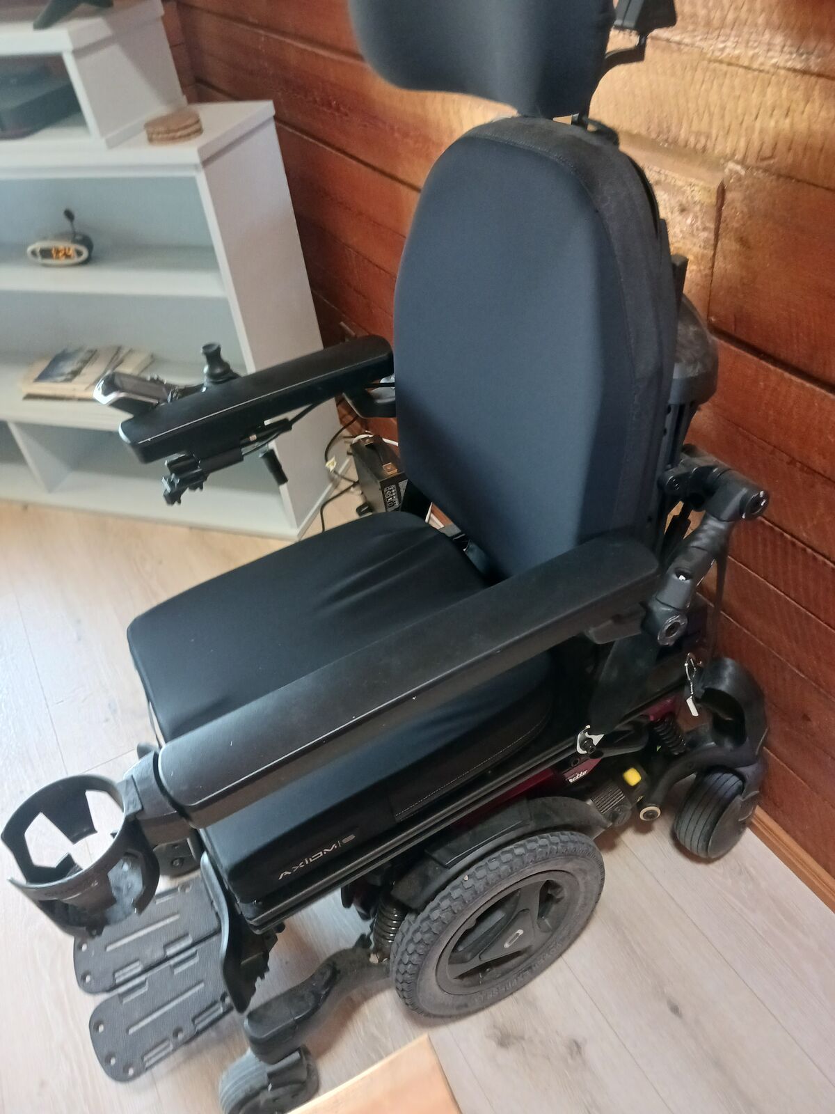 Electric wheel chair
