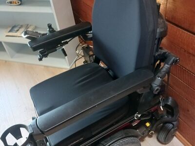 Electric wheel chair