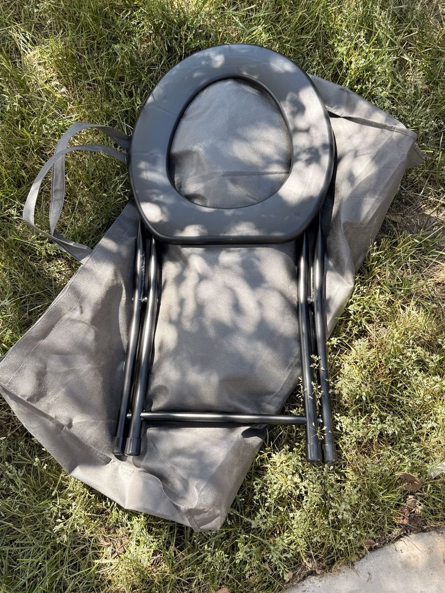 Portable toilet