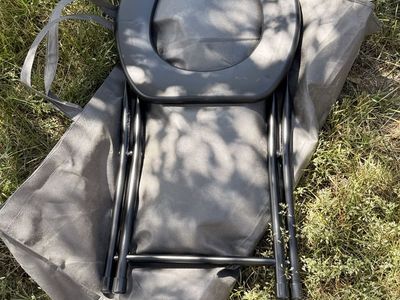 Portable toilet