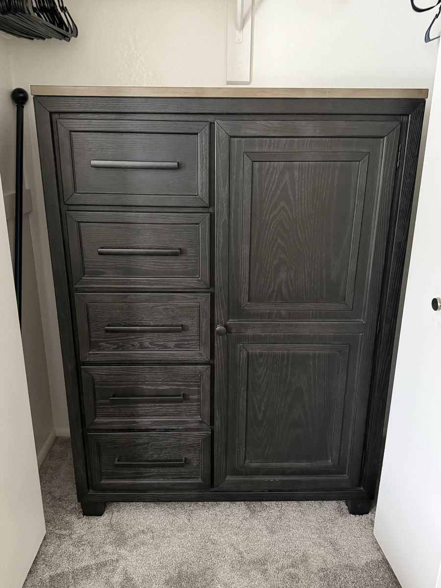 Main image 8