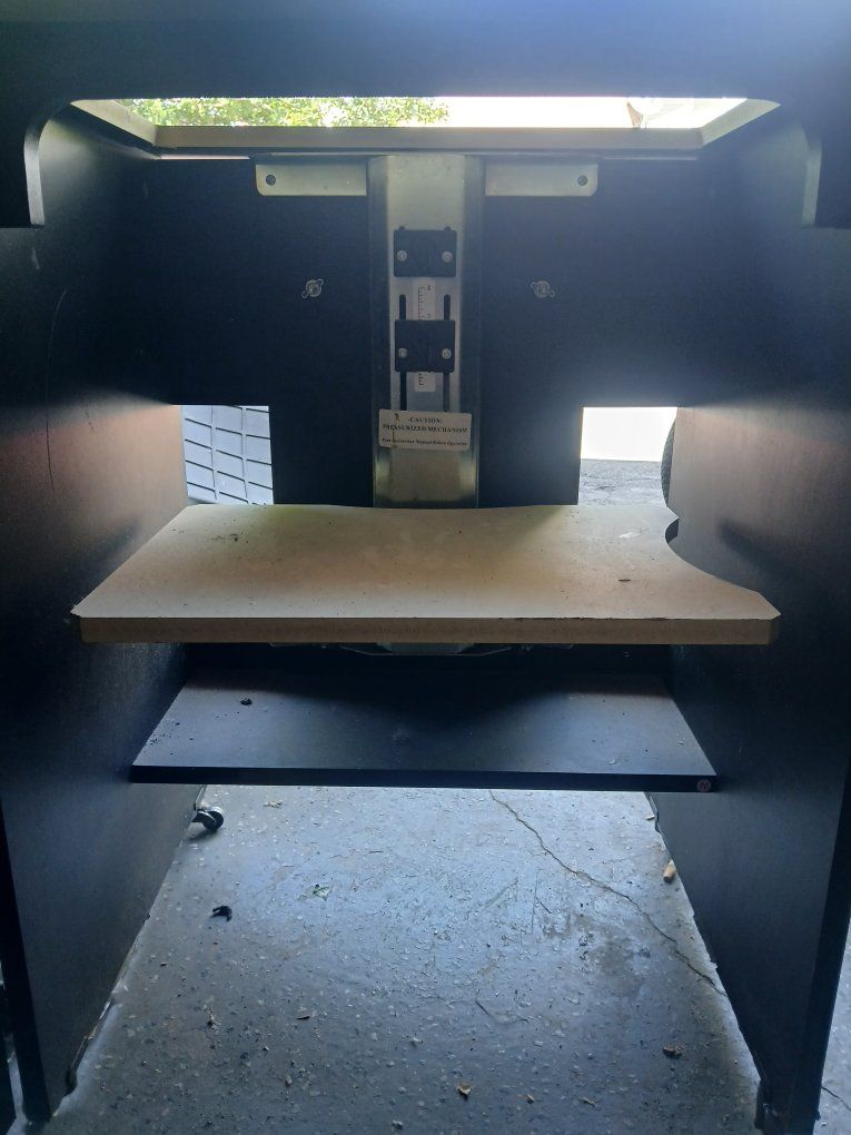 Main image 3