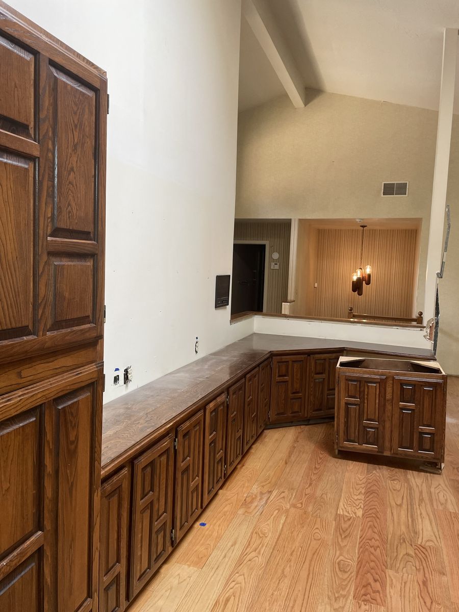 Free cabinetry - Come And Get 'Em!