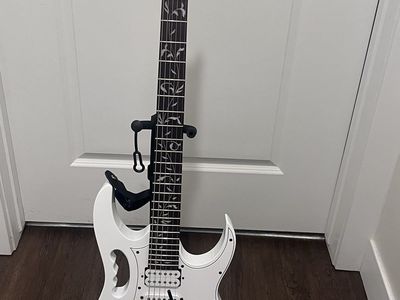 Ibanez JEMJR Steve signature
