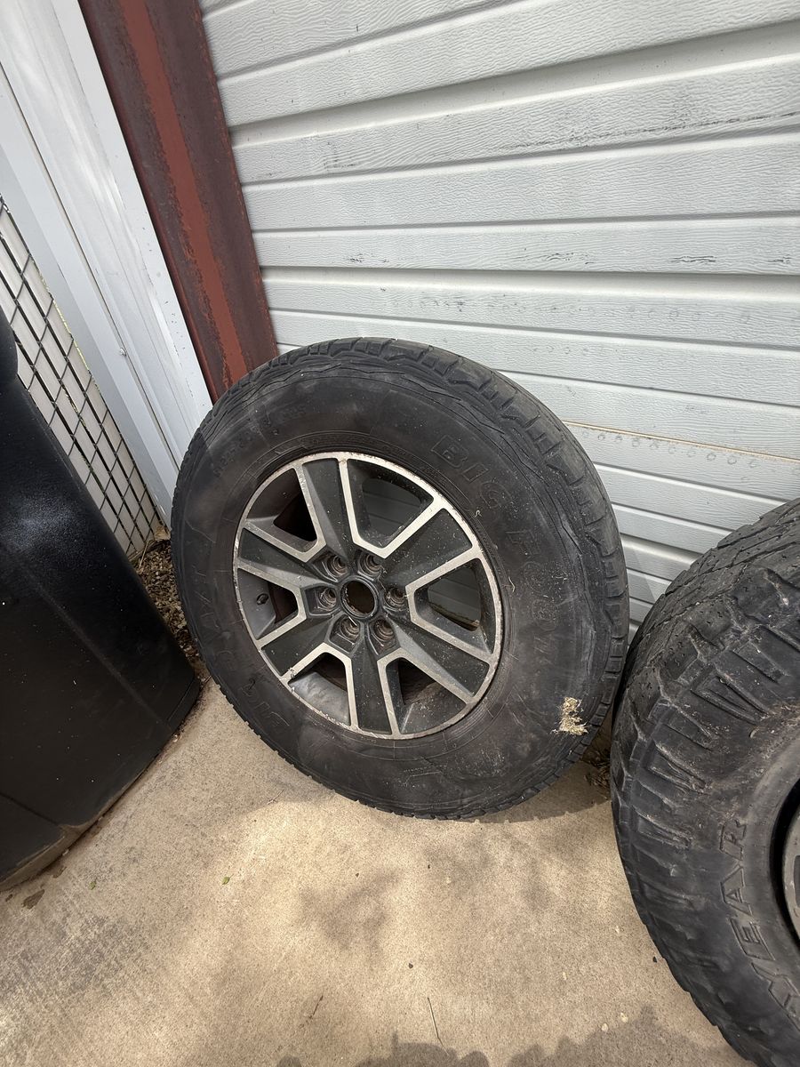 Ford F-150 18x8 Aluminum Wheels 6x135mm $250/Trade