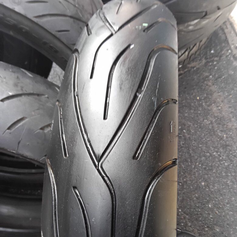 * 120/70B21 Front Motorcycle Tire *