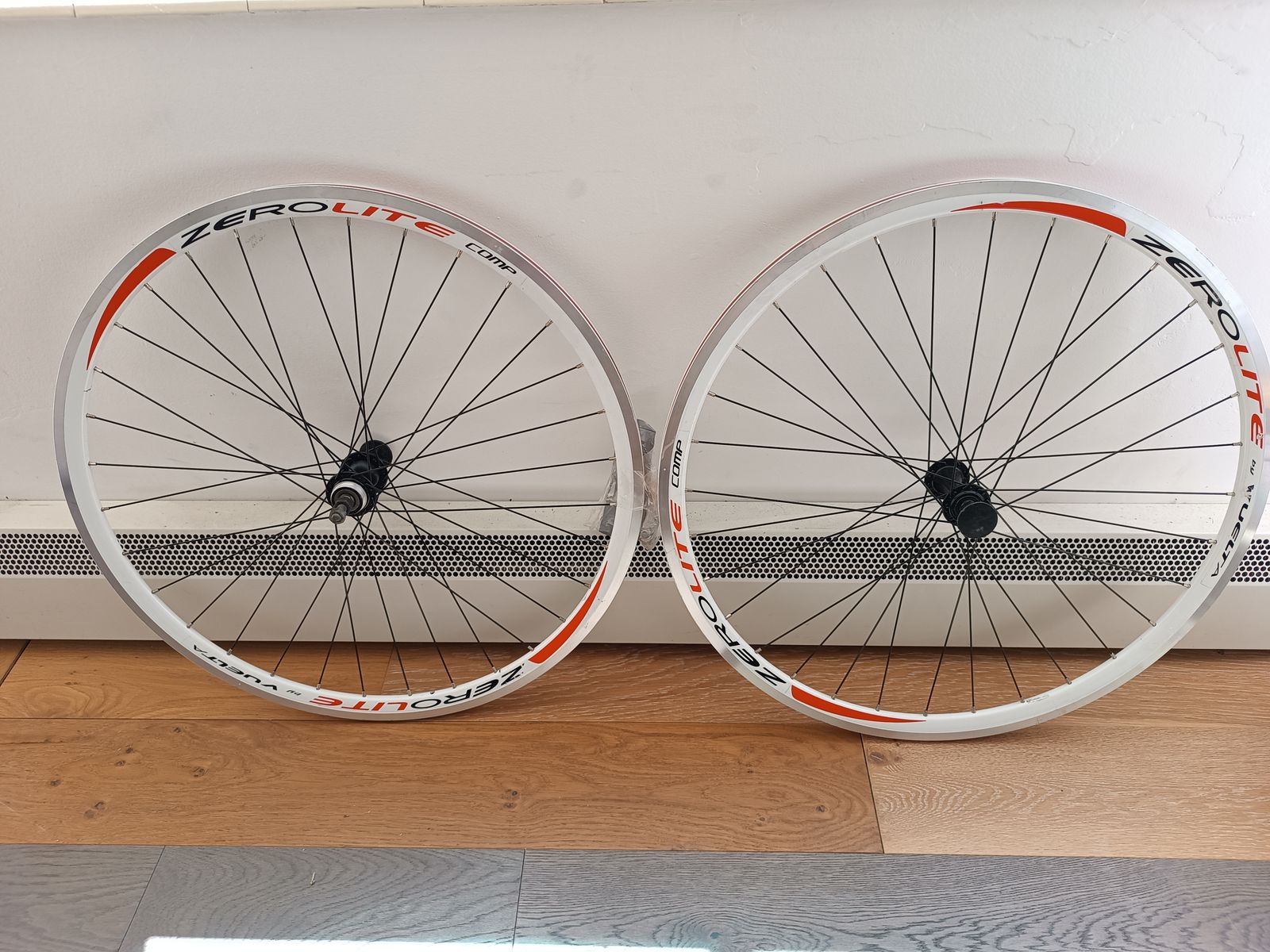 Vuelta ZeroLite Track Comp 700c Fixed Gear Wheelset