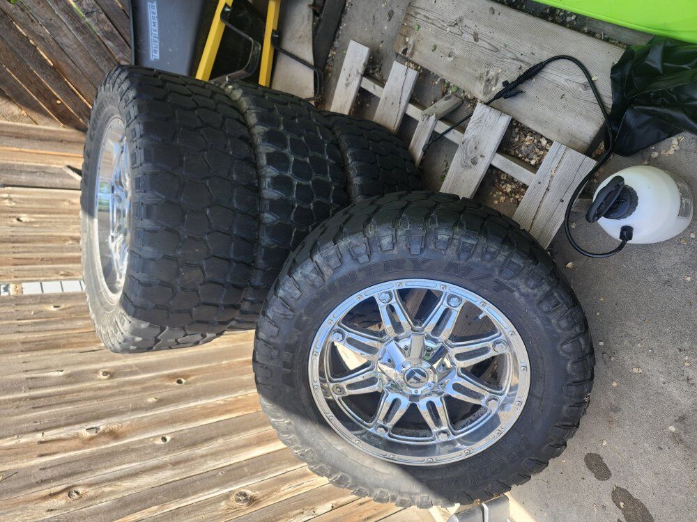 35x12.5x20 MT tires fuel wheels