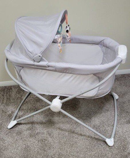 baby infant bassinet- NEW