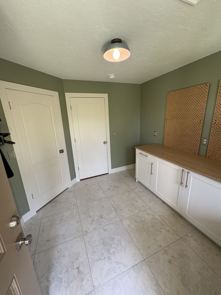 Main image 6