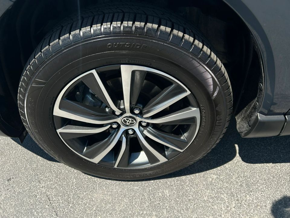 Main image 9