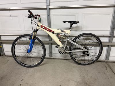 Trek Y22 Mountain Bike