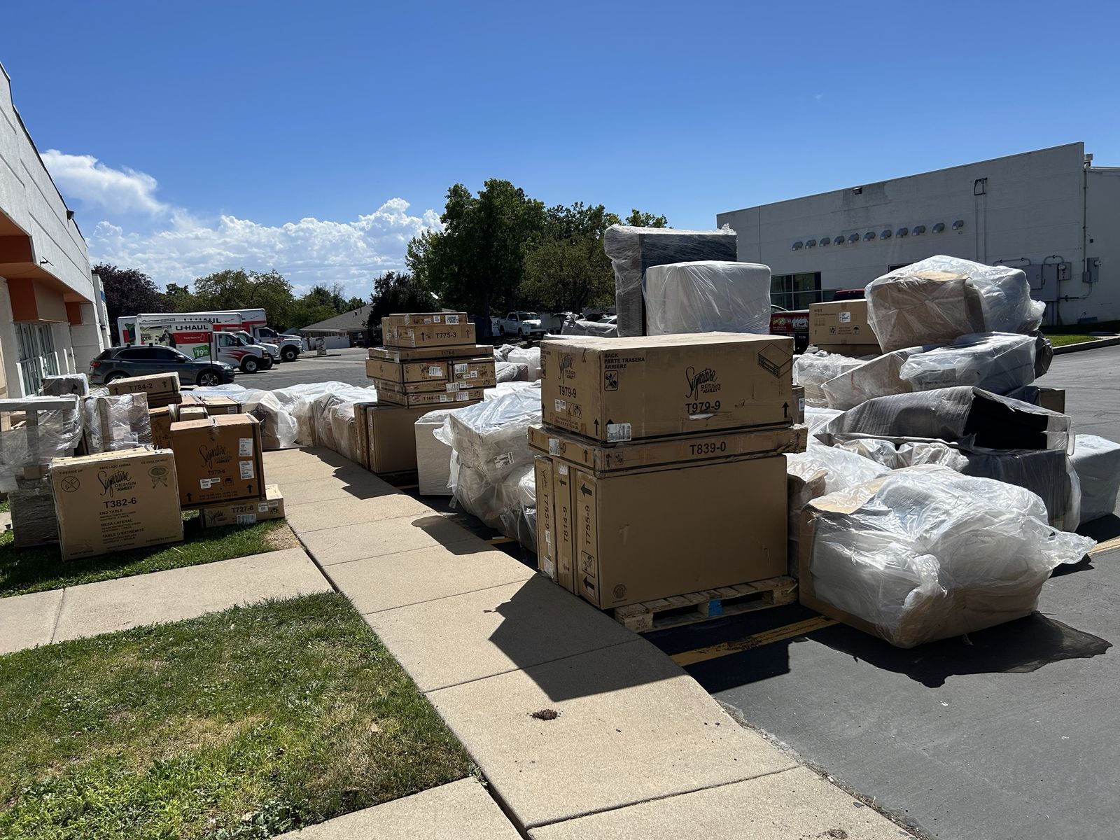 New Ashley Furniture 