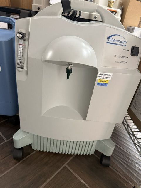 PHILIPS RESPIRONICS OXYGEN CONCENTRATOR