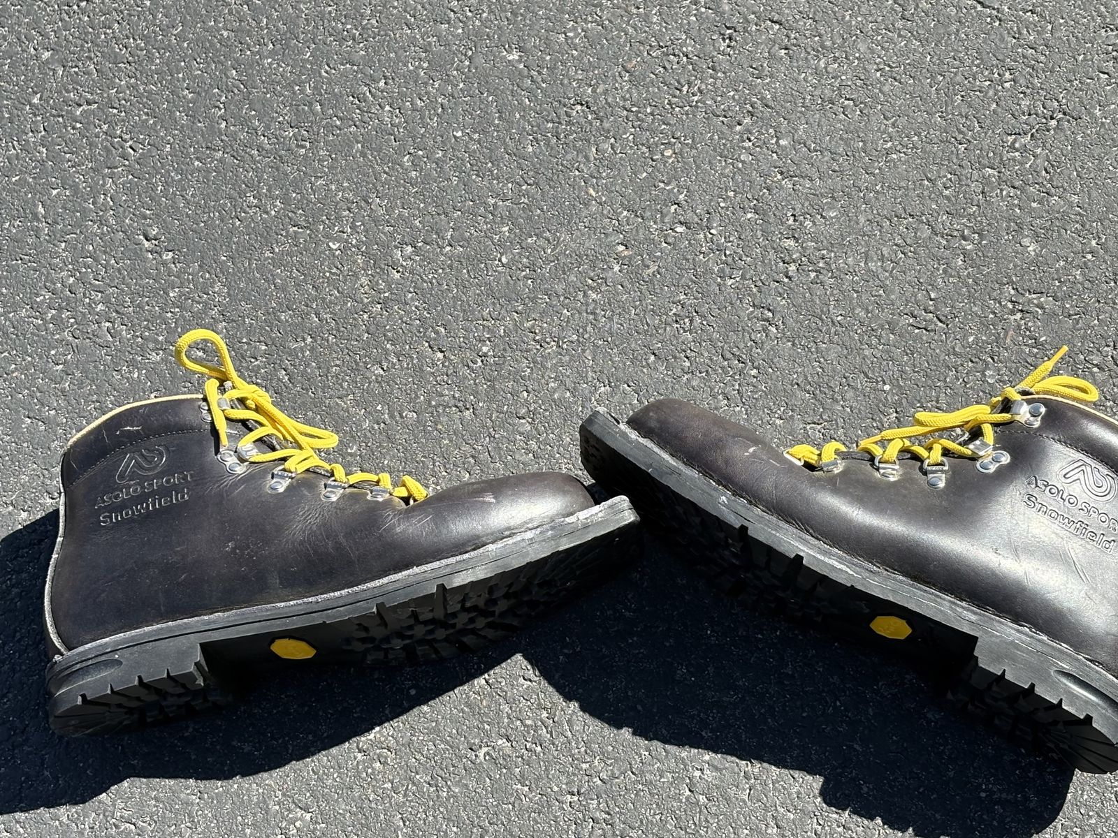 Vintage Italian Asolo Snowfield leather 75mm Nordic ski boots Made in Italy. Size 11.5 Vibram soles