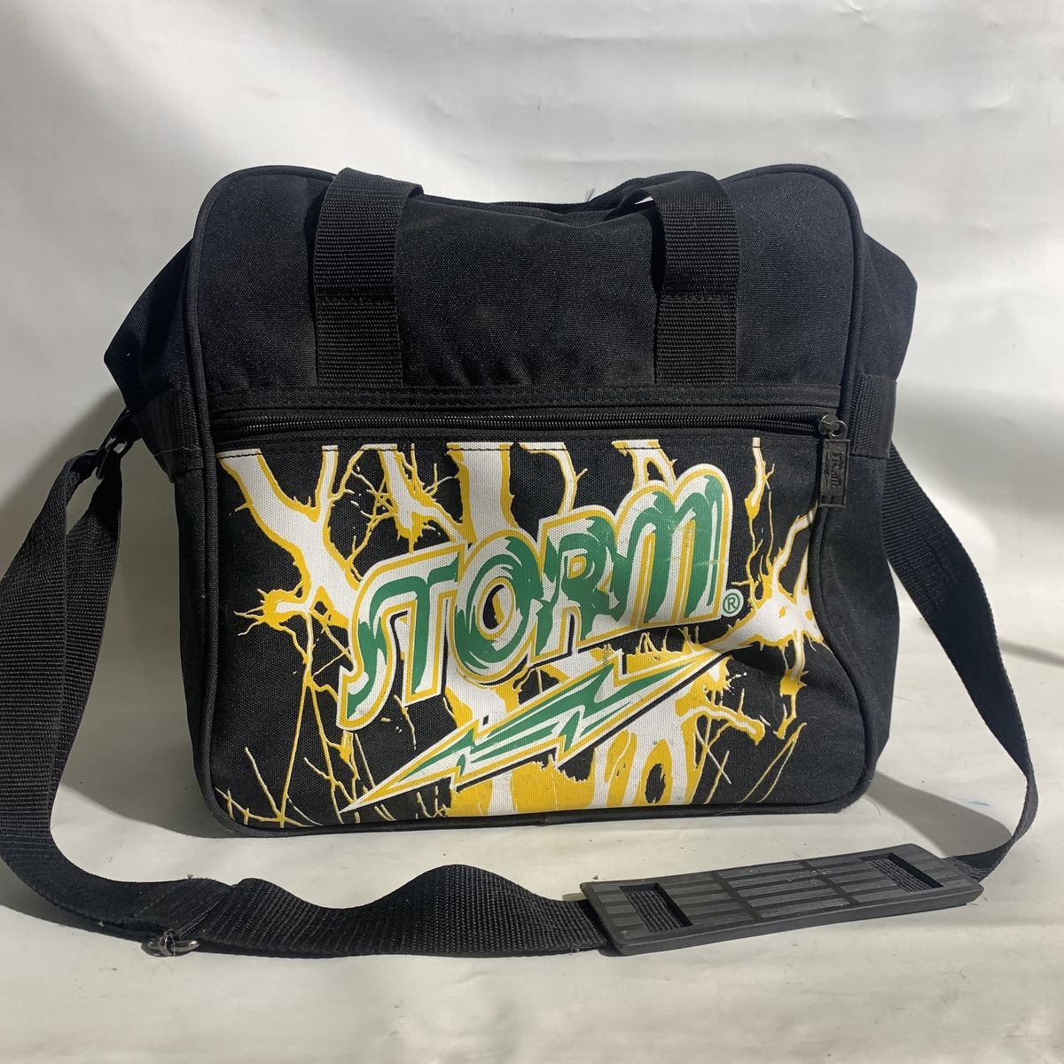 Storm Bg Hit 13Lb 6 oz bowling ball with Storm Bag