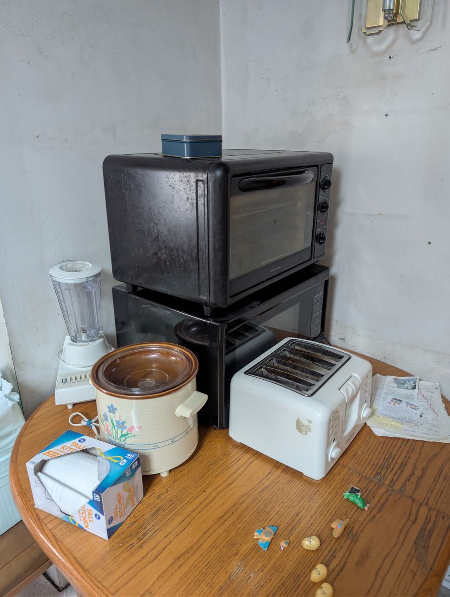 Miscellaneous house appliances