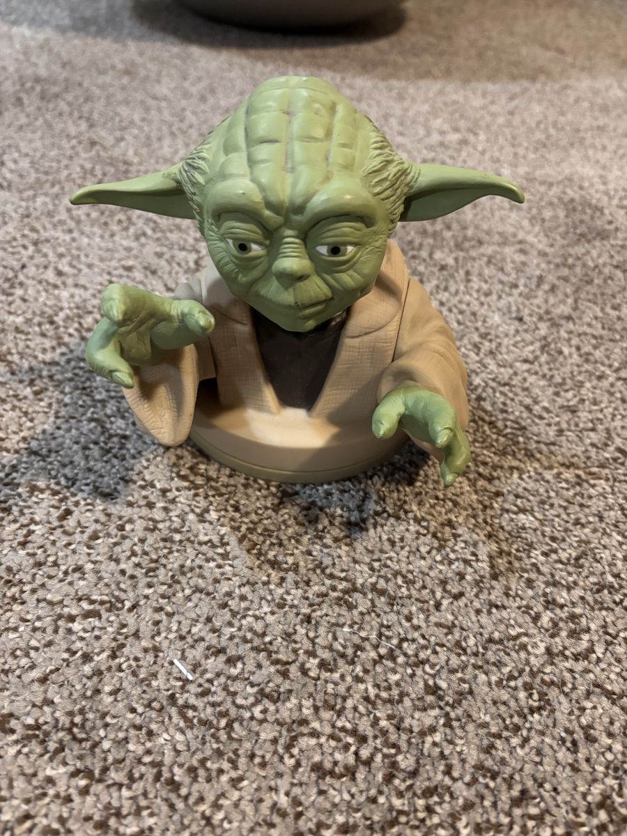 Star Wars Master Yoda Cup Topper Collectible (no cup)