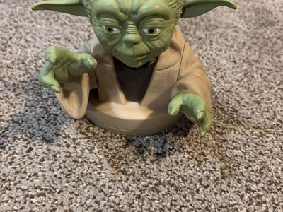 Star Wars Master Yoda Cup Topper Collectible (no cup)