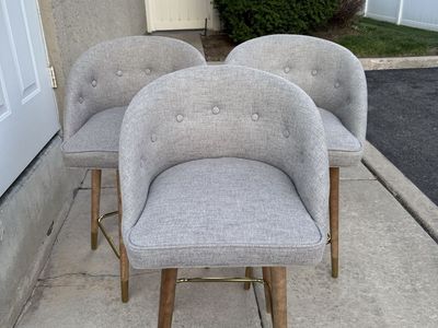 Gray Counter Height Swivel Bar Stools