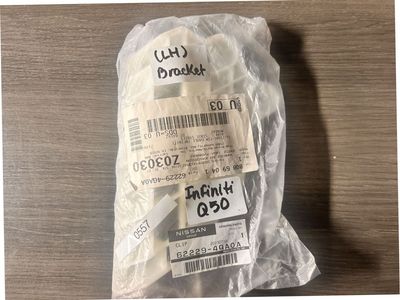 OEM Nissan Infiniti Q50 LH Bracket Clip