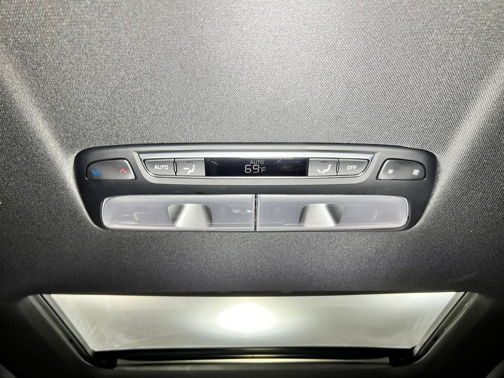 Main image 27