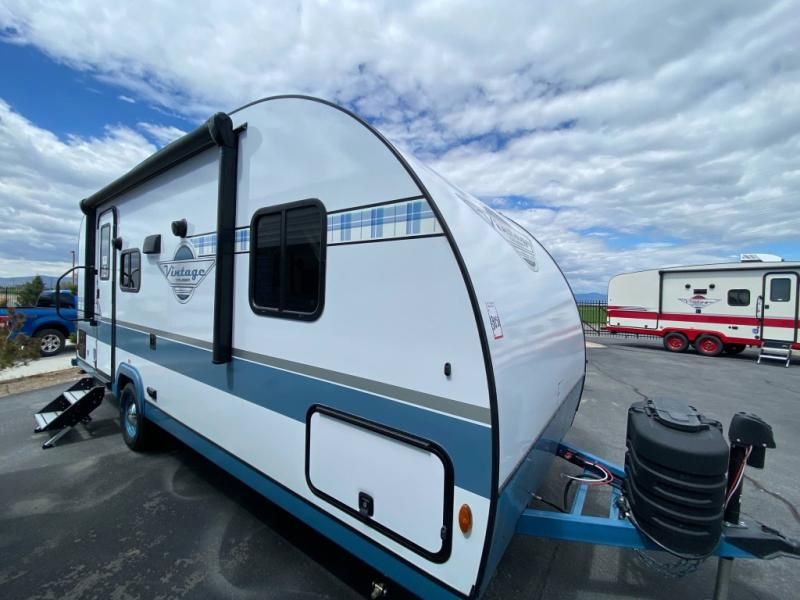 New 2025 Gulf Stream Vintage Cruiser 19CSK