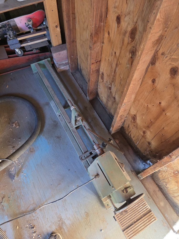 central machinery 14" x 40" wood lathe with 7" sander