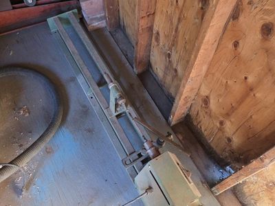 central machinery 14" x 40" wood lathe with 7" sander