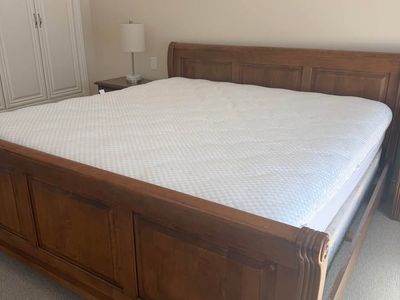Wooden Sleigh Bed Frame, Dresser, & Nightstand Set - King Size, Traditional Style