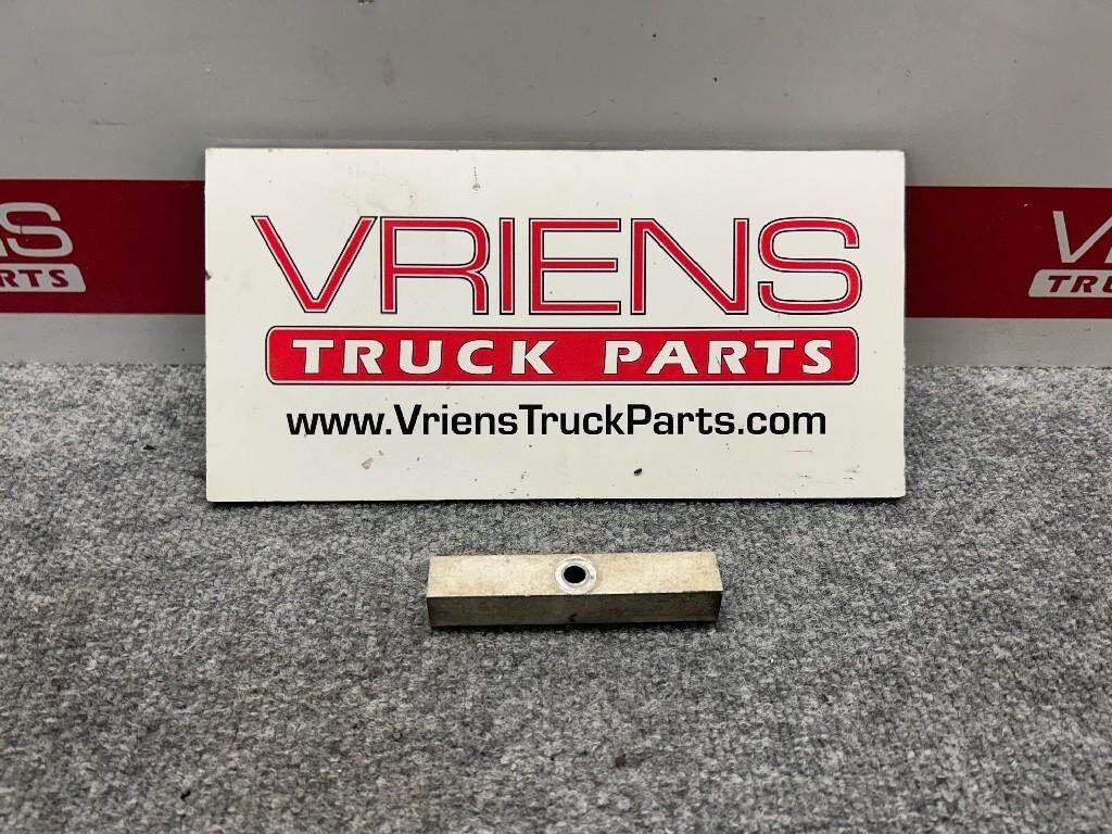 22-72685-001 FUEL TANK STRAP STEP