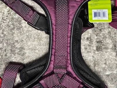 Top Paw Ultra-Reflective Dog Harness
Retail price is $49 Trying to recoup some of what I spent
Purple Size L-XL. Durable