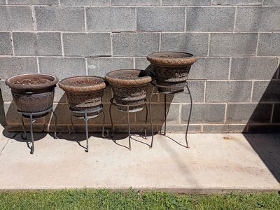 Pots and plant stands