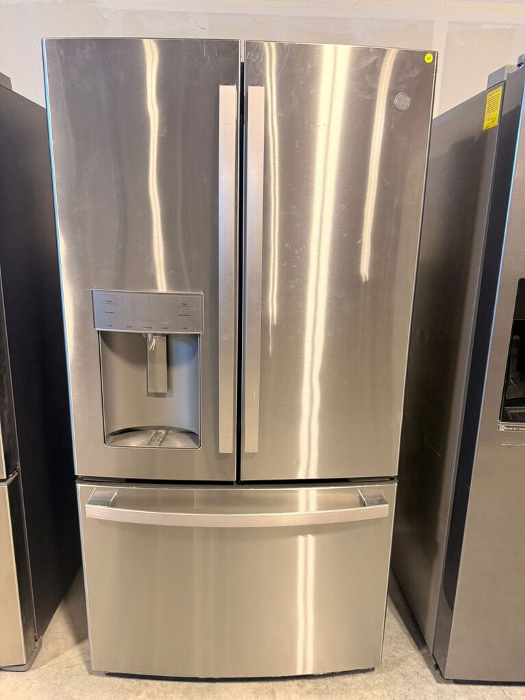 NEW GE 28 cu.ft. French Door Refrigerator