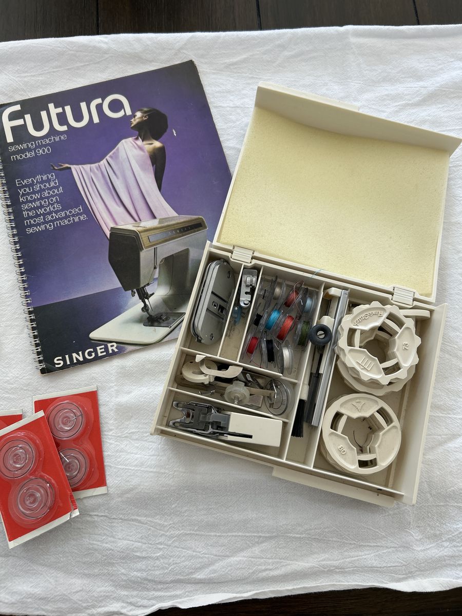 Singer Futura 900