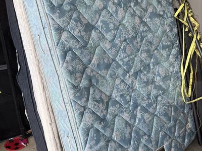 **FREE** Mattresses & Box Springs