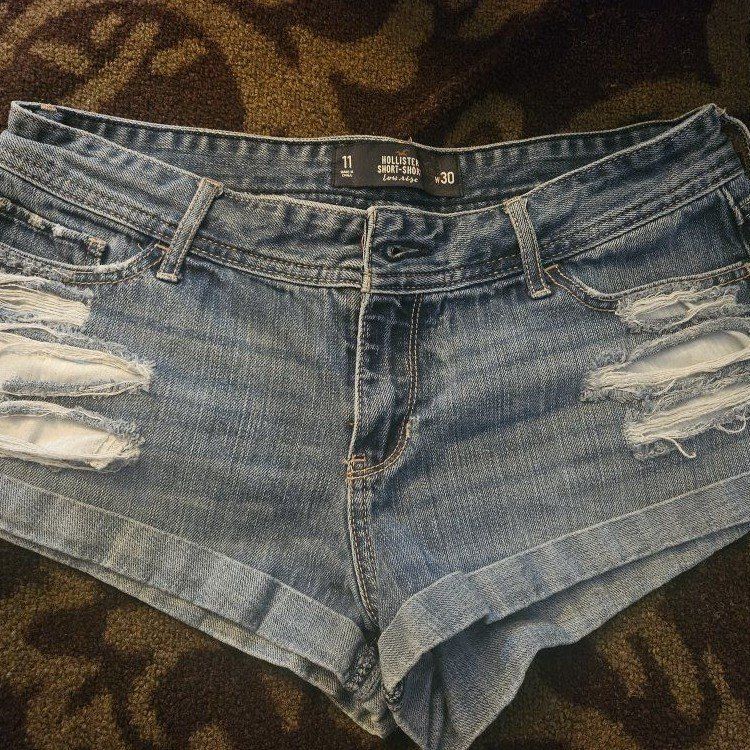 Hollister Girls Shorts!!