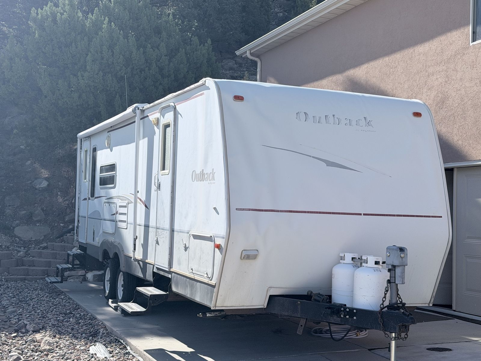 2006 Keystone Outback 27ft Travel Trailer w/ 2 Queen Beds, Camp Kitchen, Slide Out