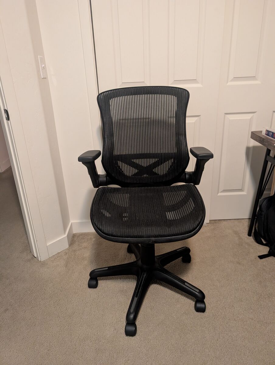 Mesh Office Desk Chair, great condition!