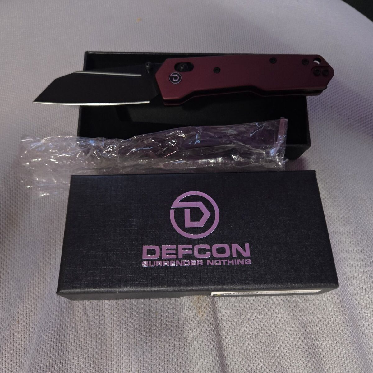 2 new deafcon knives 14c28n both