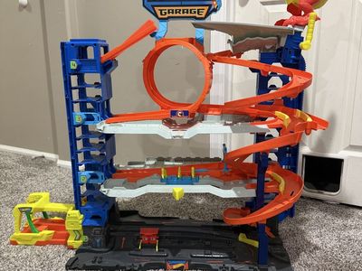 Hot Wheels City Ultimate Garage PlaySet