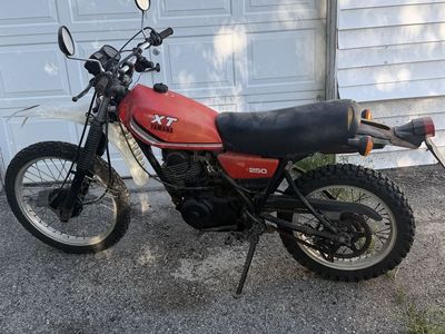 1980 Yamaha XT 250 enduro