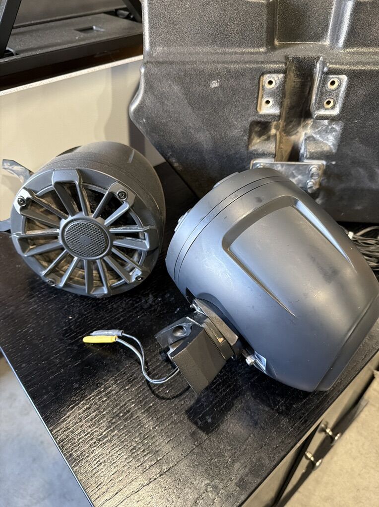 Mb Quart Pods & Subwoofer With Box